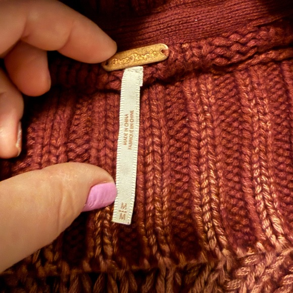 Free People Cozy Knit Turtleneck Sweater! - Picture 4 of 9